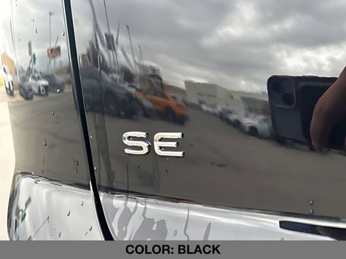 New 2026 Volkswagen Atlas Cross Sport SE image 13