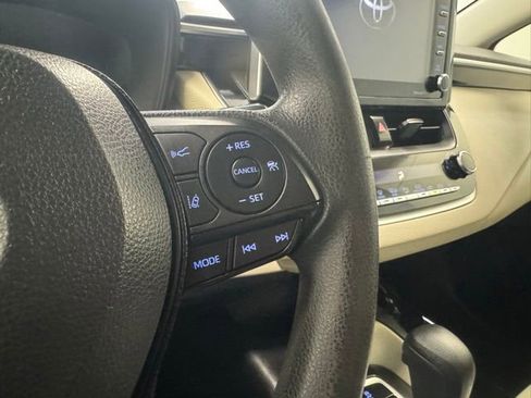 Used 2021 Toyota Corolla LE w/ LE Convenience Package FWD image 17