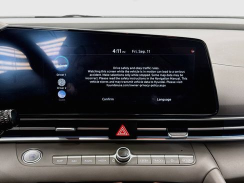 Used 2025 Hyundai Elantra SEL FWD image 21
