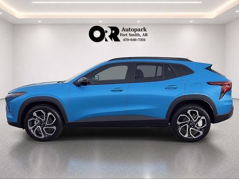 Used 2026 Chevrolet Trax RS w/ Sunroof Package FWD image 3