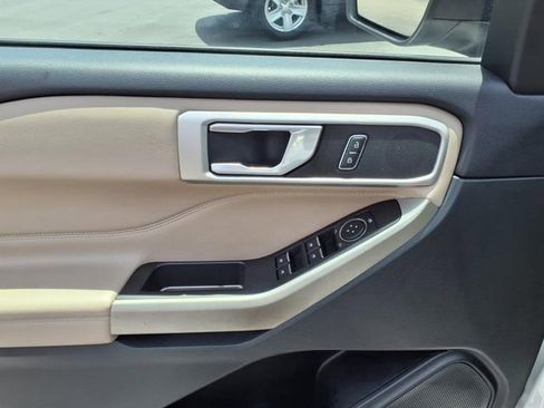 Used 2023 Ford Explorer XLT w/ Equipment Group 202A image 13