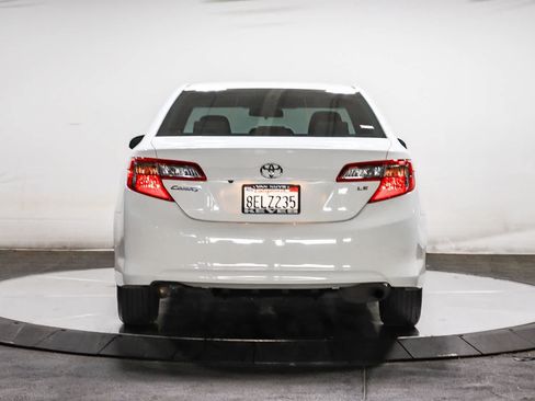 Used 2014 Toyota Camry LE FWD image 3