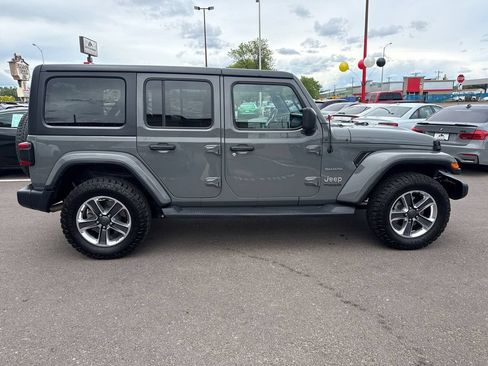 Used 2018 Jeep Wrangler Unlimited Sahara w/ Dual Top Group AWD/4WD image 8