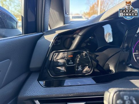 Used 2022 Volkswagen GTI Autobahn FWD image 11