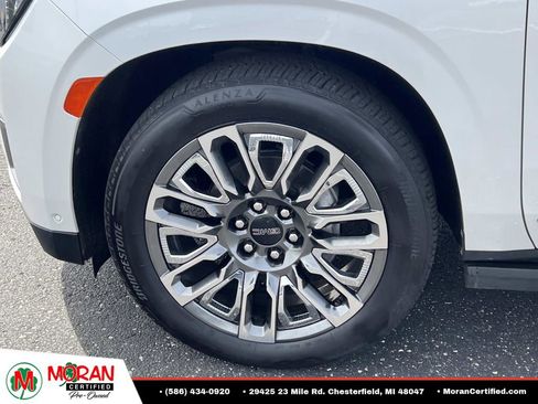 Used 2024 GMC Yukon Denali Ultimate AWD/4WD image 9