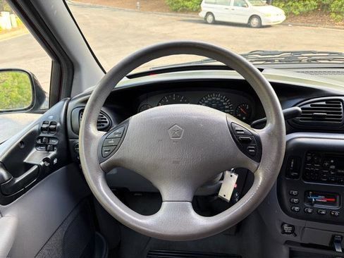 Used 1999 Dodge Grand Caravan SE FWD image 19
