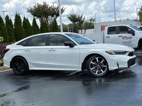 Used 2025 Honda Civic Sport Touring image 3