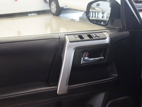Used 2016 Toyota 4Runner SR5 Premium AWD/4WD image 18