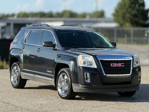 Used 2013 GMC Terrain SLT w/ Chrome and Technology Package FWD image 1