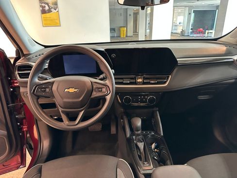 Used 2025 Chevrolet TrailBlazer LT FWD image 33