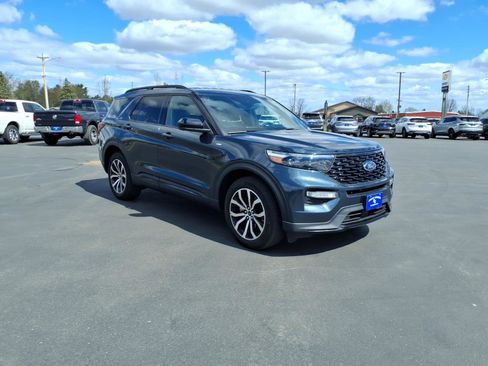 Used 2023 Ford Explorer ST-Line AWD/4WD image 8
