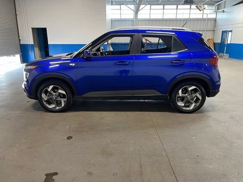Used 2025 Hyundai Venue SEL FWD image 6