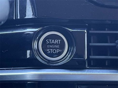 Used 2023 Nissan Pathfinder SL image 31