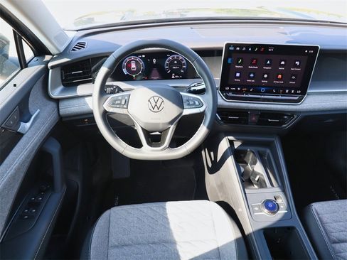 New 2025 Volkswagen Tiguan S image 16