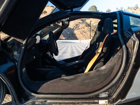 Used 2021 McLaren 765LT RWD image 2
