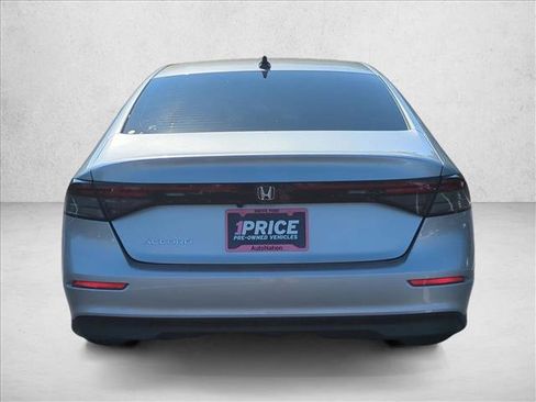 Used 2025 Honda Accord SE image 7