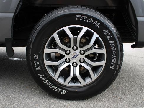 Used 2021 Ford F150 Lariat w/ Tow Technology Package image 10