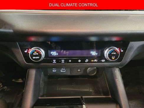 Used 2024 Mitsubishi Outlander SE AWD/4WD image 18