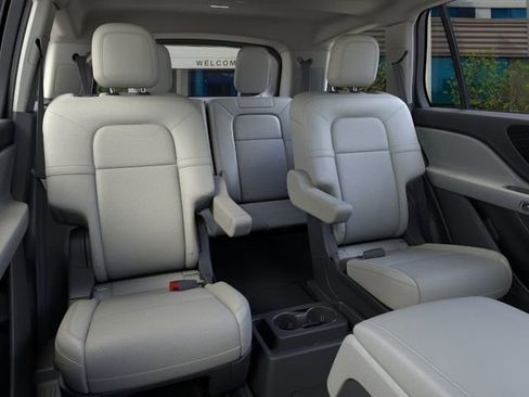 New 2026 Lincoln Aviator AWD image 11