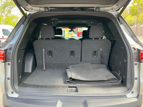 Used 2023 Chevrolet Traverse LT FWD image 27
