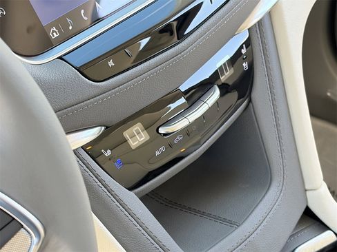 Certified 2023 Cadillac XT5 Premium Luxury image 31