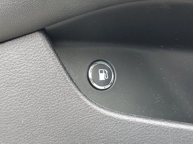 Used 2021 Chrysler Pacifica Limited w/ Uconnect Theater Family Group FWD image 13