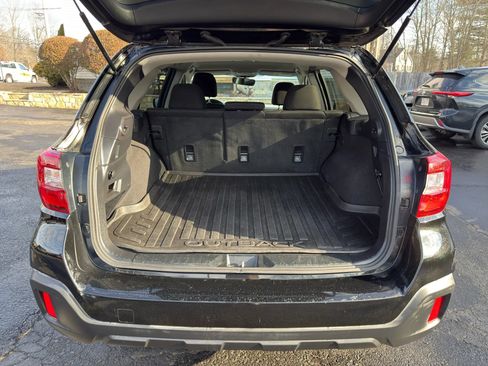 Used 2018 Subaru Outback 2.5i Premium image 13