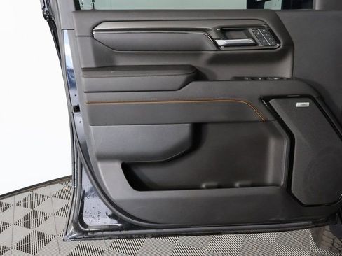 Used 2024 GMC Sierra 2500 AT4 w/ AT4 Premium Plus Package image 12