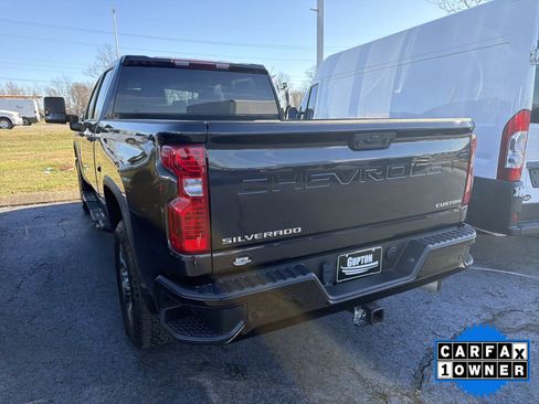 Used 2024 Chevrolet Silverado 2500 Custom w/ Custom Value Package image 11