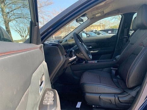 New 2025 Nissan Kicks SR w/ Illumination Package image 17