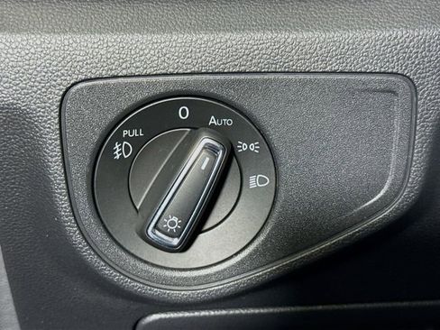 Used 2019 Volkswagen Atlas SE w/ Panoramic Sunroof Package image 12