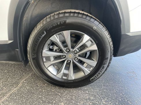 Used 2025 Chevrolet Equinox LT image 29