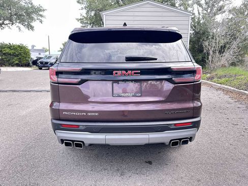 Certified 2024 GMC Acadia Elevation AWD/4WD image 5