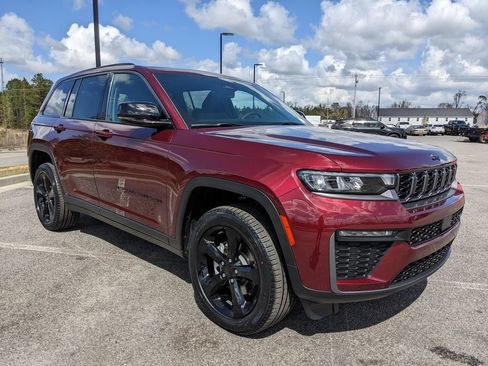 New 2026 Jeep Grand Cherokee Limited w/ Limited Altitude Package AWD/4WD image 18
