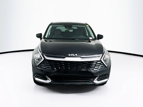 Used 2025 Kia Sportage LX image 2