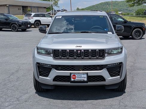 New 2026 Jeep Grand Cherokee L Limited AWD/4WD image 2