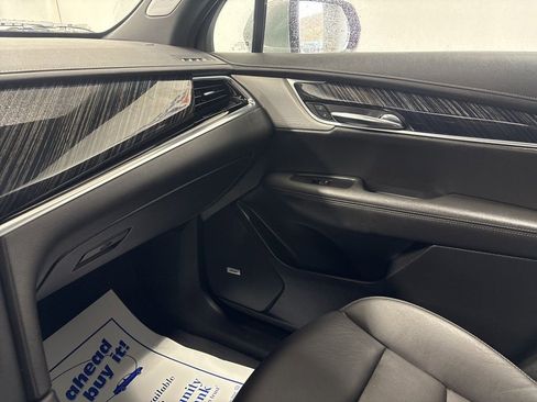 Used 2025 Cadillac XT6 Premium Luxury image 25