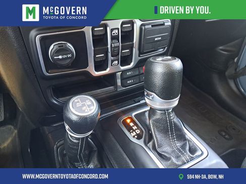 Used 2024 Jeep Wrangler Unlimited Sahara AWD/4WD image 33