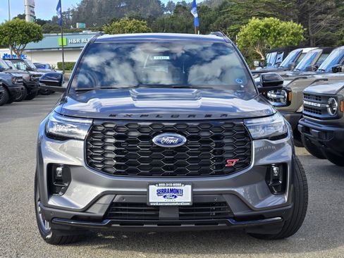 New 2026 Ford Explorer ST image 3