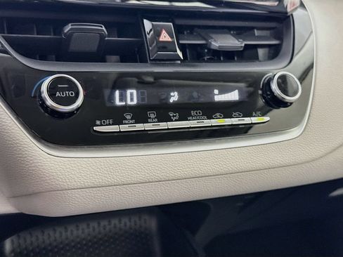Certified 2022 Toyota Corolla LE FWD image 8