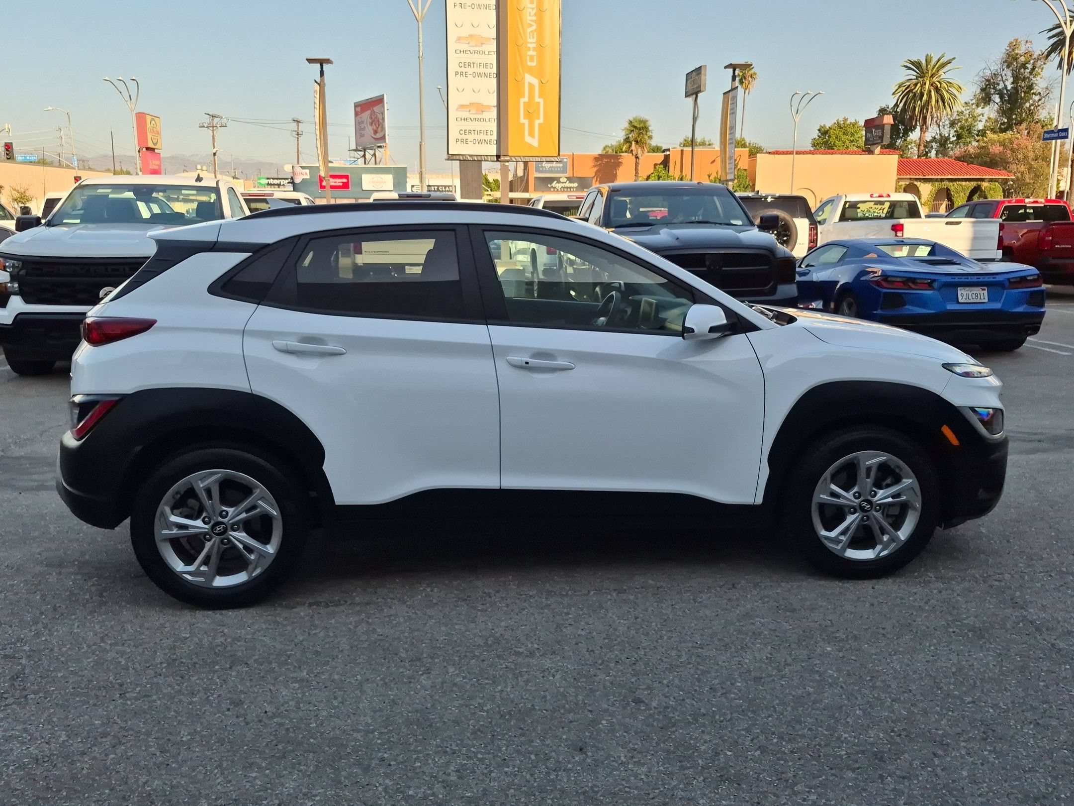 Used 2023 Hyundai Kona SEL AWD/4WD image 4