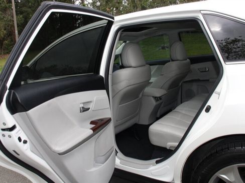 Used 2009 Toyota Venza AWD image 17