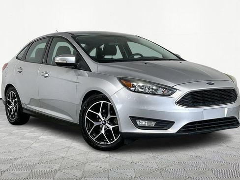 Used 2017 Ford Focus SEL image 1