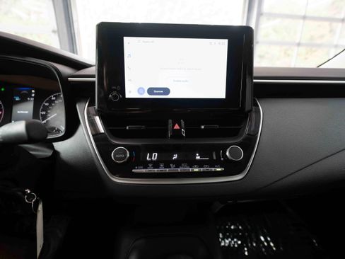 Used 2025 Toyota Corolla LE FWD image 17