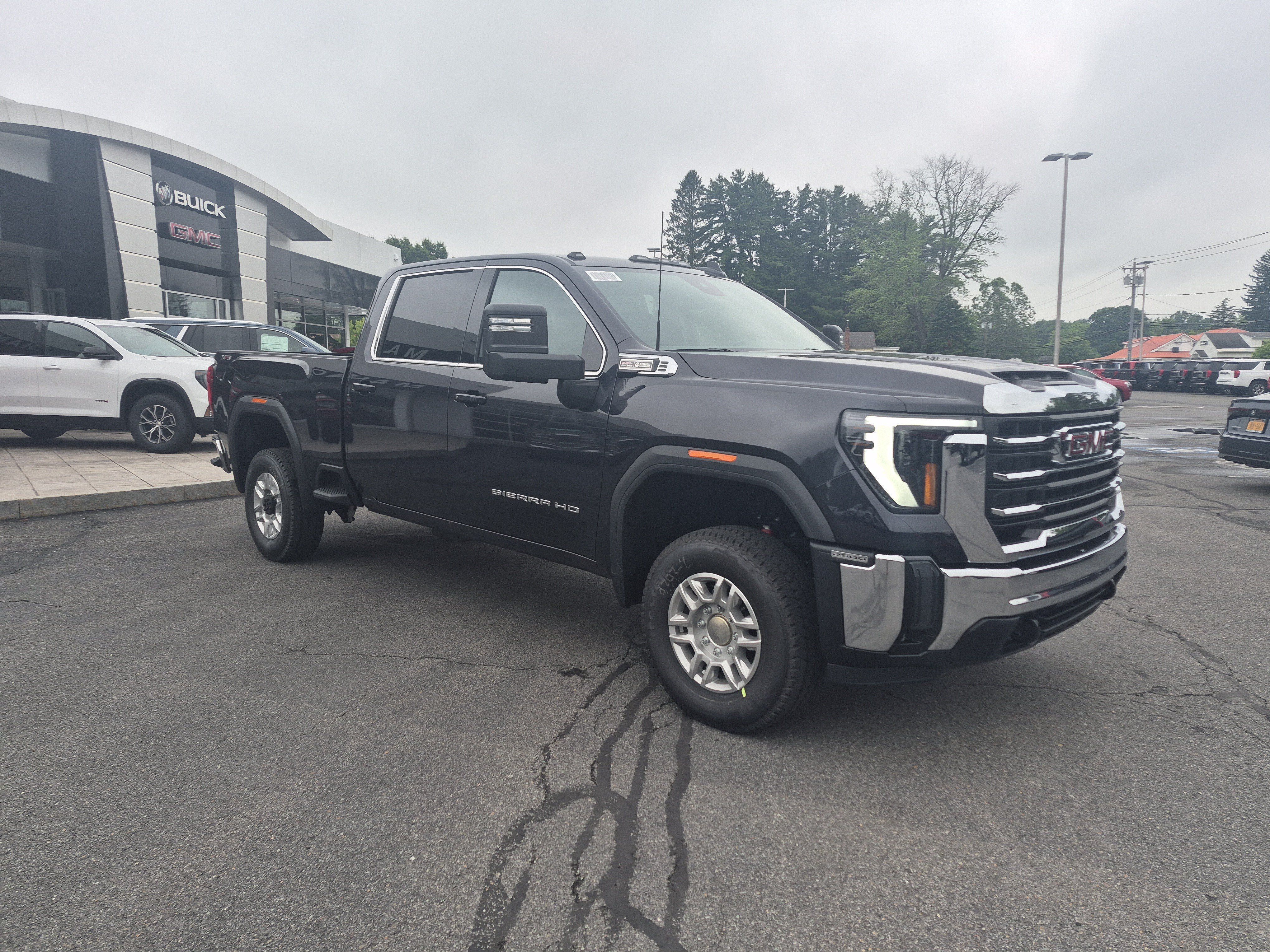 Used 2026 GMC Sierra 2500 SLE w/ SLE Value Package; AWD/4WD image 40