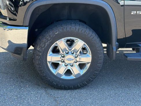 Used 2020 Chevrolet Silverado 2500 LTZ w/ LTZ Plus Package AWD/4WD image 9