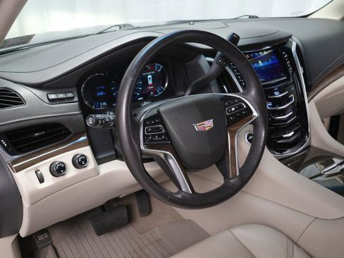 Used 2020 Cadillac Escalade Luxury image 40