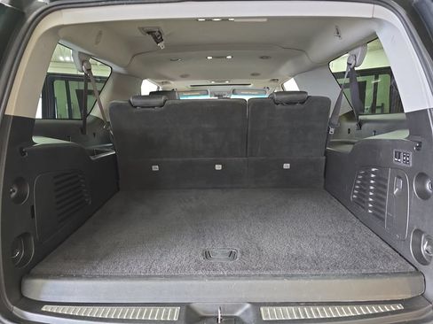 Used 2017 Chevrolet Suburban Premier AWD/4WD image 13