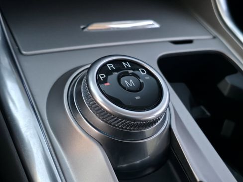 Used 2020 Ford Explorer Platinum w/ Premium Technology Package image 27