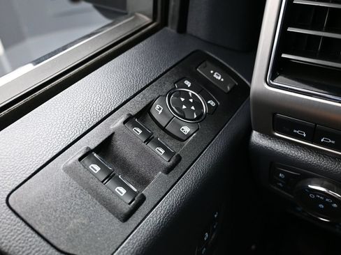Used 2022 Ford F250 Platinum w/ Tremor Off-Road Package AWD/4WD image 45